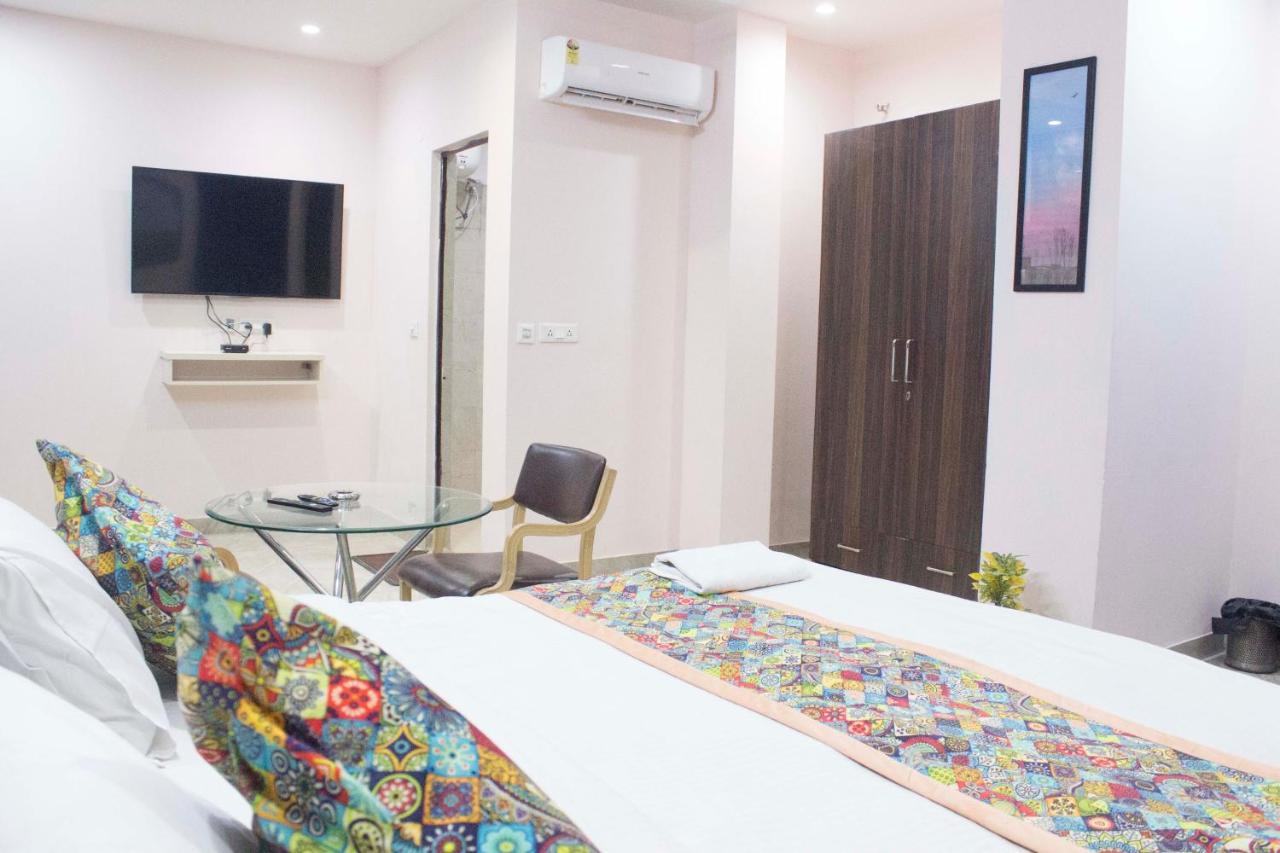 Jsb Hotel Faridabad Exterior photo