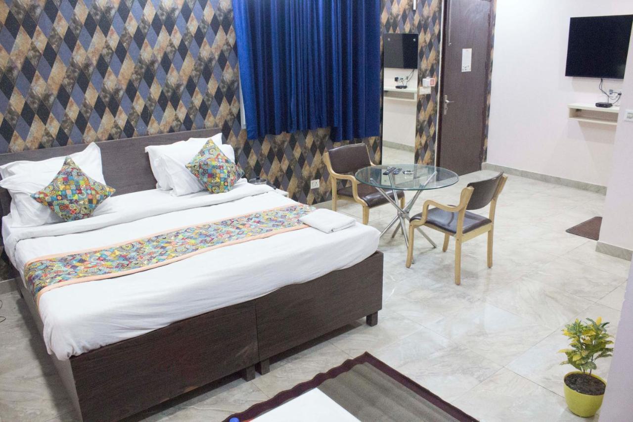 Jsb Hotel Faridabad Exterior photo