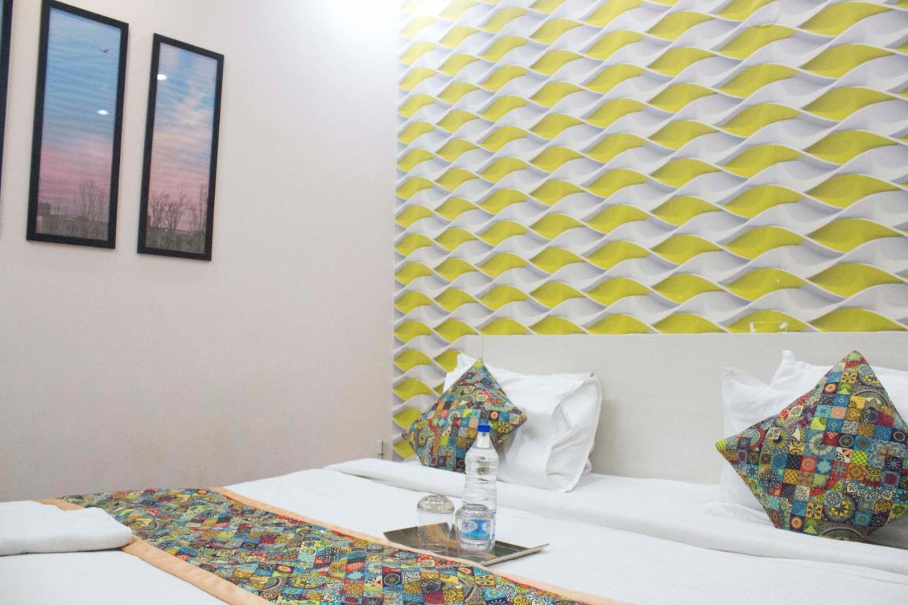 Jsb Hotel Faridabad Exterior photo