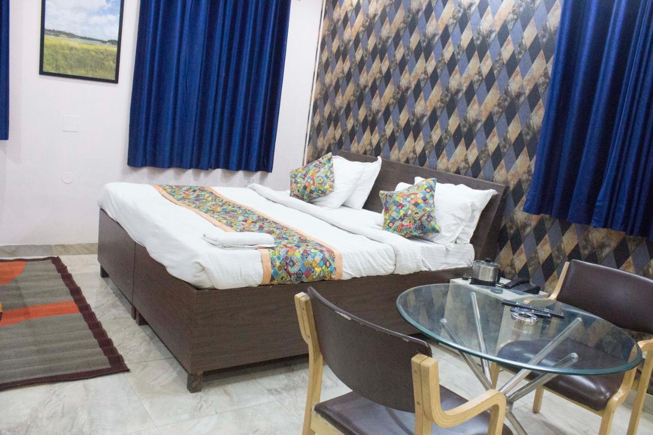 Jsb Hotel Faridabad Exterior photo