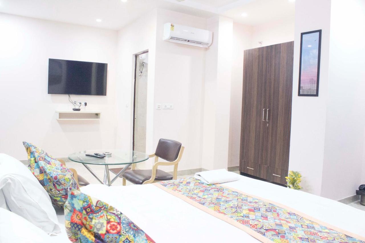 Jsb Hotel Faridabad Exterior photo