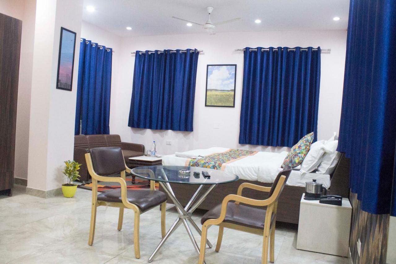 Jsb Hotel Faridabad Exterior photo